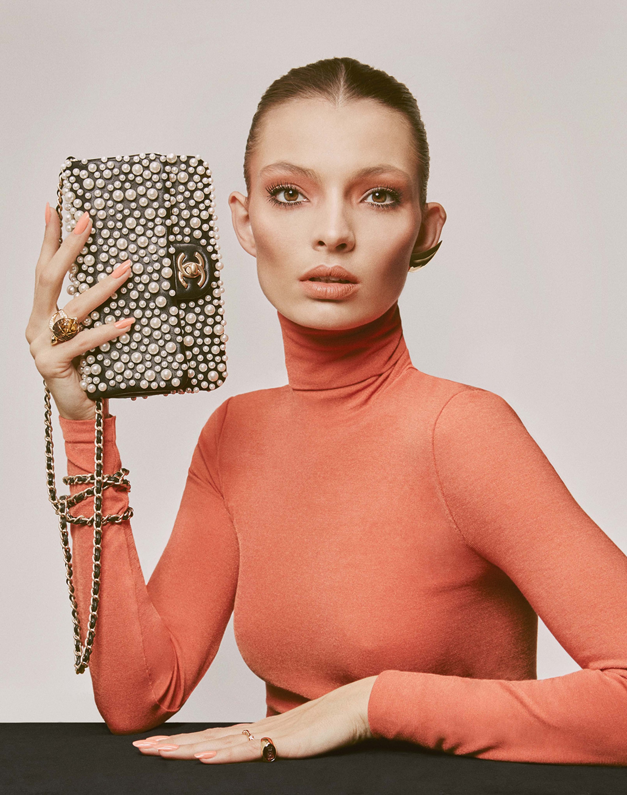 Precieuses Seventies M Le Monde Charlotte Wales 2023